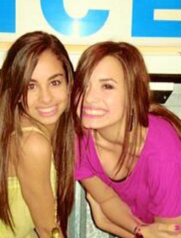 ddlovato_Rares's tweet photo. Demi rares https://t.co/QpcDmT0tj5