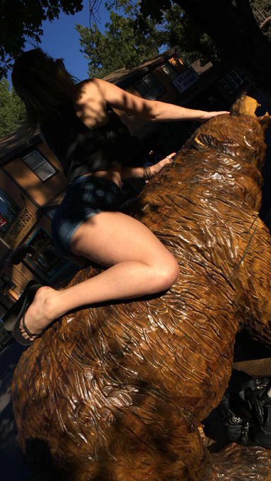 Lions and tigers and... actually it's just @Tristan_Berri riding a bear. Oh my! https://t.co/NUgXbMb<a class="tags" href="/tag/tristan_berri">@tristan_berri</a><a href="/tag/onmfc"class="tags"><span>#onmfc</span></a>