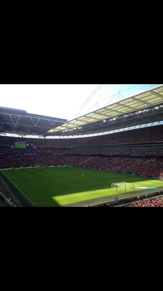 joespencer2008's tweet photo. Almost 13000 turned out to see Evertons marquee signing Steklenburg at Goodison today.

Meanwhile at Wembley... https://t.co/vQAgd6VxAH