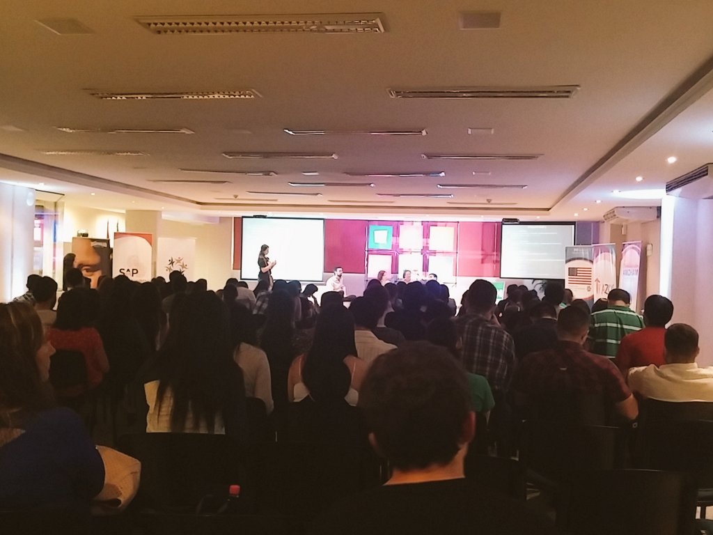 CrystalBlood's tweet photo. En el #YouthFestPy !! #Techauka @youthcouncilpy @alumniparaguay @techauka @laembajada @USAmbPY https://t.co/XUfbEfz58B