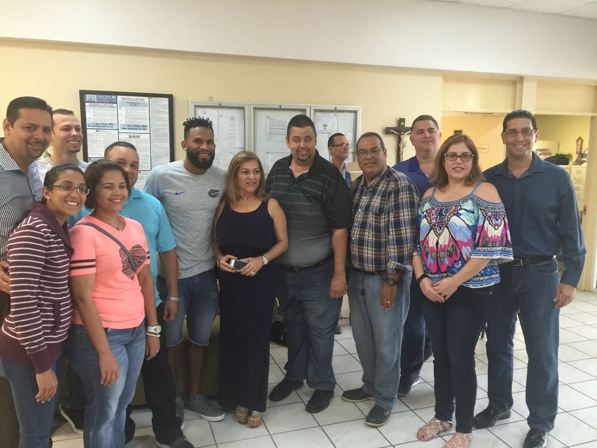 rodrzaguilo13's tweet photo. Apoyando al Hogar Sta Teresita del Niño Jesús de Arecibo y la Fundación Walter Hodge 4Autism Sake .@cmolina_2016 https://t.co/BVRdGYbZyD