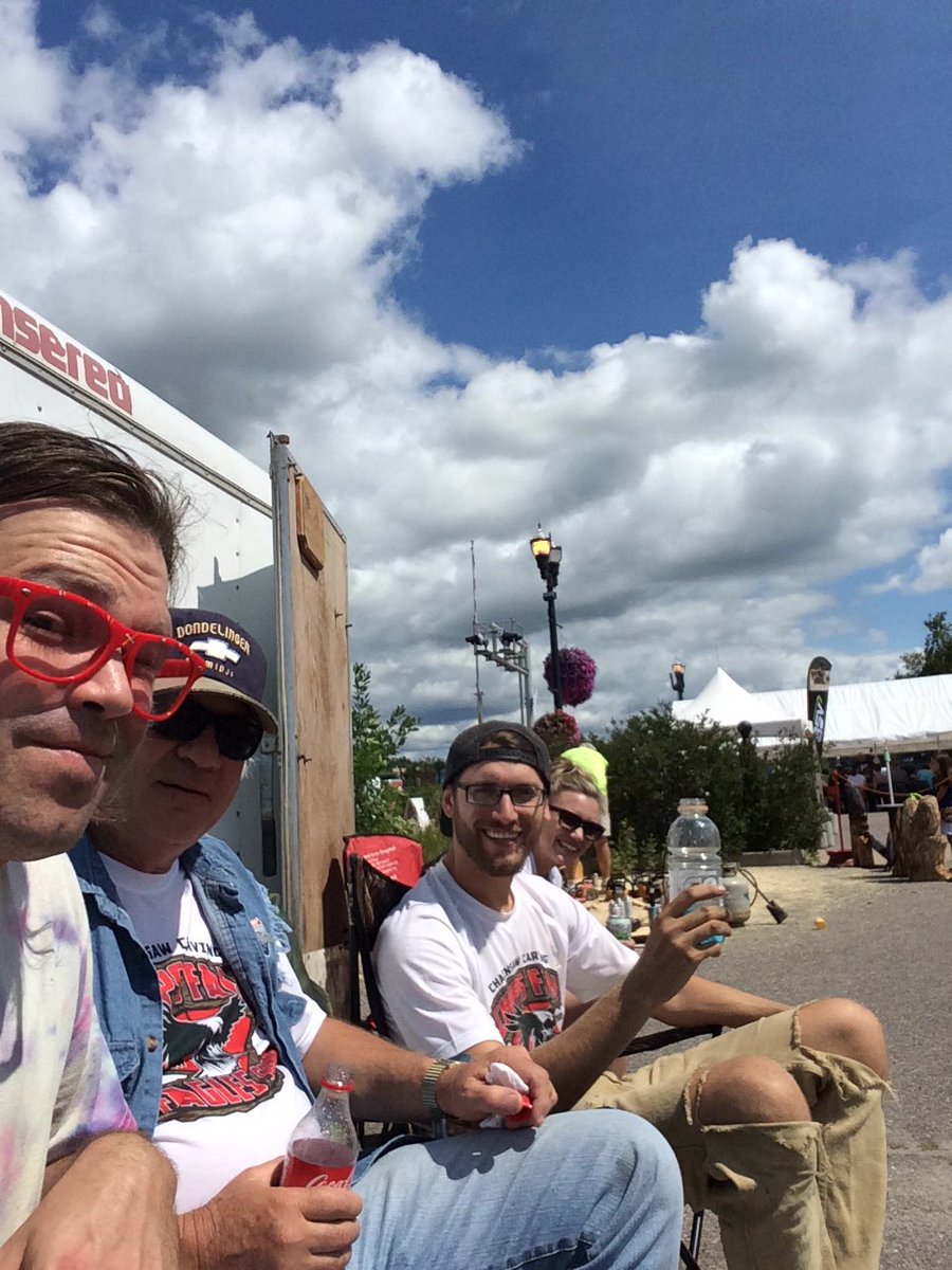ActualWolf's tweet photo. The Guys At #ChipsFall are really doing great things with chainsaw art.
https://t.co/CatSHi17rH https://t.co/UVWasvlzqG