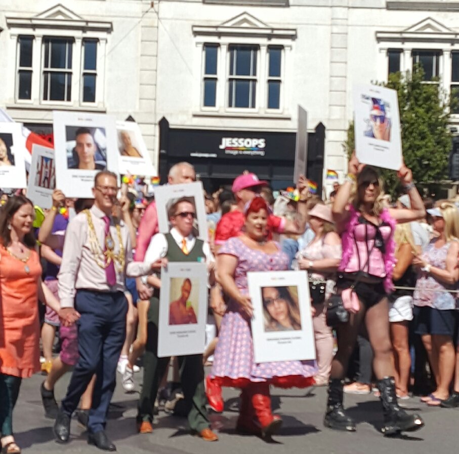 mclean_debby's tweet photo. Brighton pride parade outstanding and awesome xx https://t.co/FoEAYS4Pq7