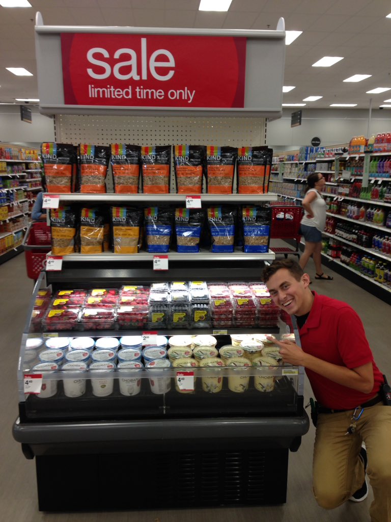 Jordan4Target's tweet image. Hey @Adam_Reiter &amp;amp; @ReimerCasey All I want to do is learn about food from Drew! @kc0516 #2101islife #iminfood