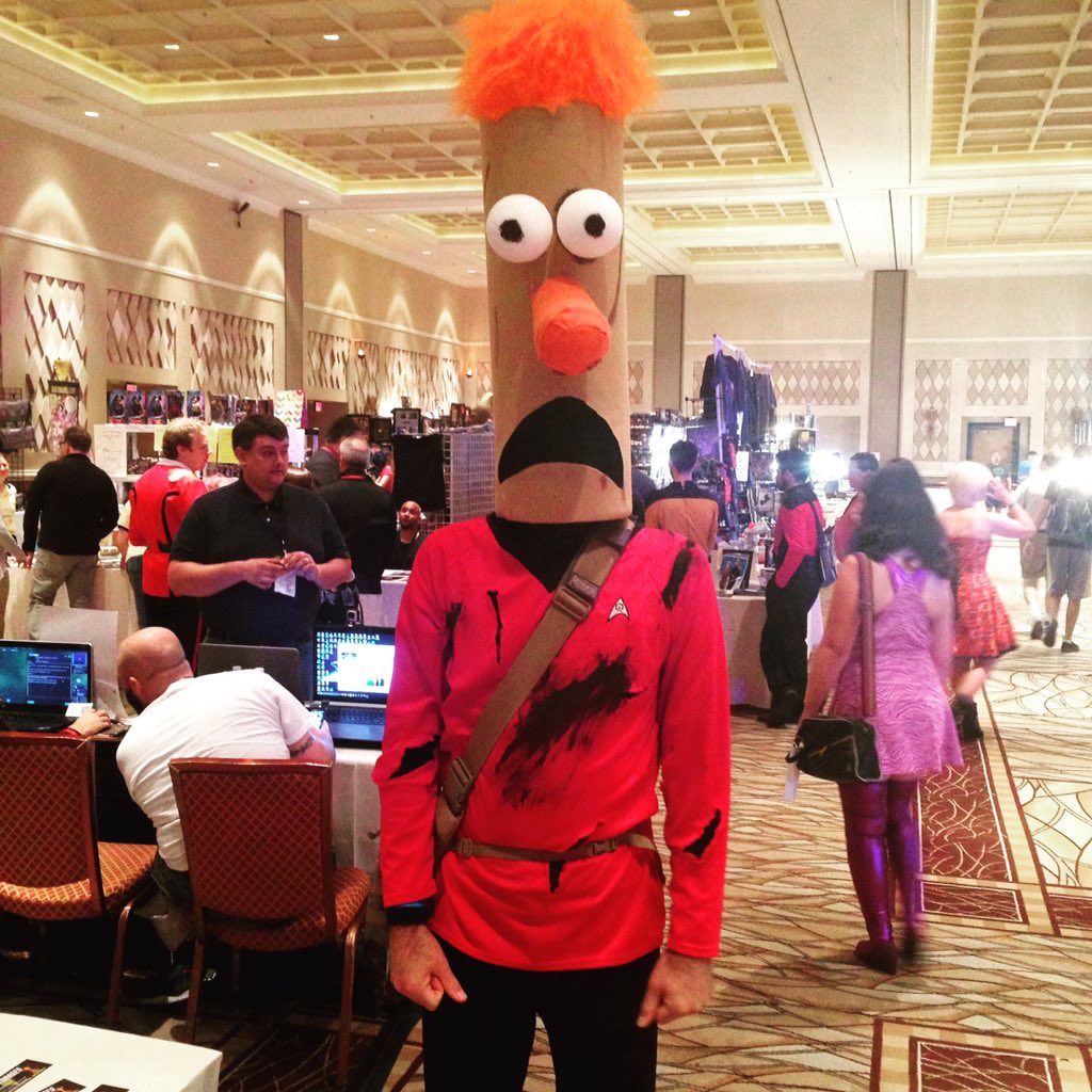 DeeplyDapper's tweet photo. Meep meep meep mee-meep! #stlv50 #conLife #deeplydapper https://t.co/LzUKAdxGYn