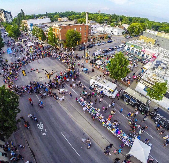 AceBurger (@aceburgeryxe) on Twitter photo We’ll be Fringing all day and into the night! Get your Ace fix! @yxefringe #yxe >
>
📸 <a href="/mylesn/">Myles Nash</a>.biblow We’ll be Fringing all day and into the night! Get your Ace fix! @yxefringe #yxe >
>
📸 <a href="/mylesn/">Myles Nash</a>.biblow