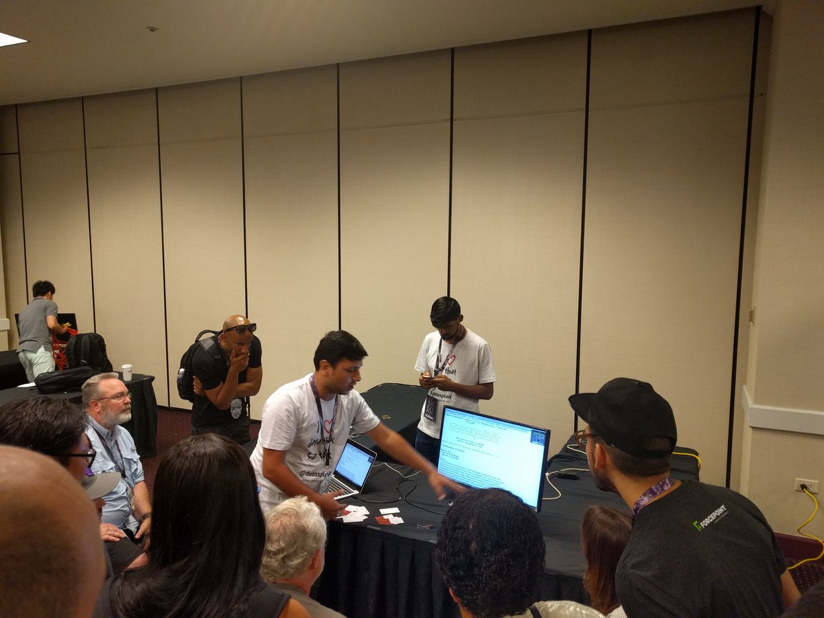 prashant3535's tweet image. @upgoingstar showing off @datasploit at #defcon2016 #demolabs