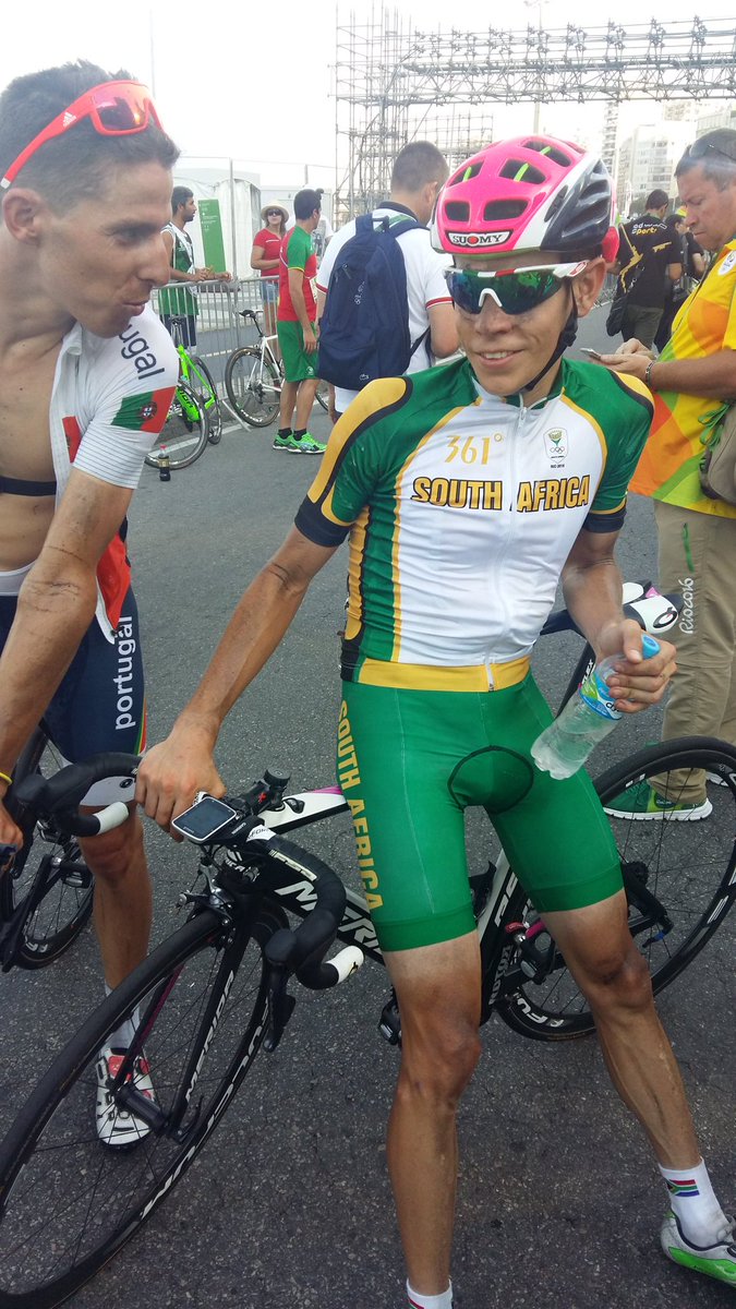 Super proud of <a href="/LouisMeintjes/">Louis</a> <a href="/darylimpey/">Daryl Impey</a> what an incredible race @teamsa16 #OlympicRoadRace