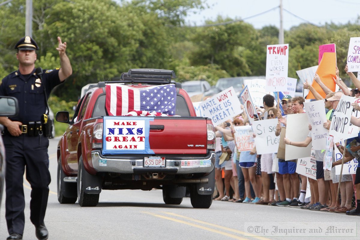 #MakeNixsGraetAgain "RT @HarnishfegerIM Polpis Road protesting Trump #Nantucket"