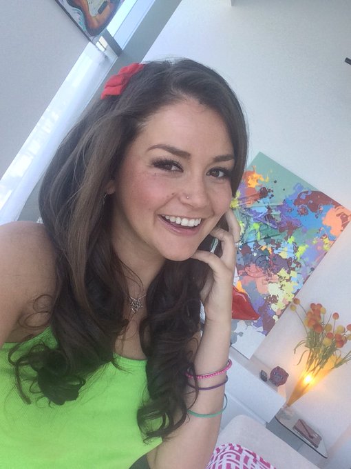 Little photo from set the other day #smile #cheese https://t.co/yhcxJfYeWl<a href="/tag/smile"class="tags">#smile</a><a href="/tag/cheese"class="tags">#cheese</a>