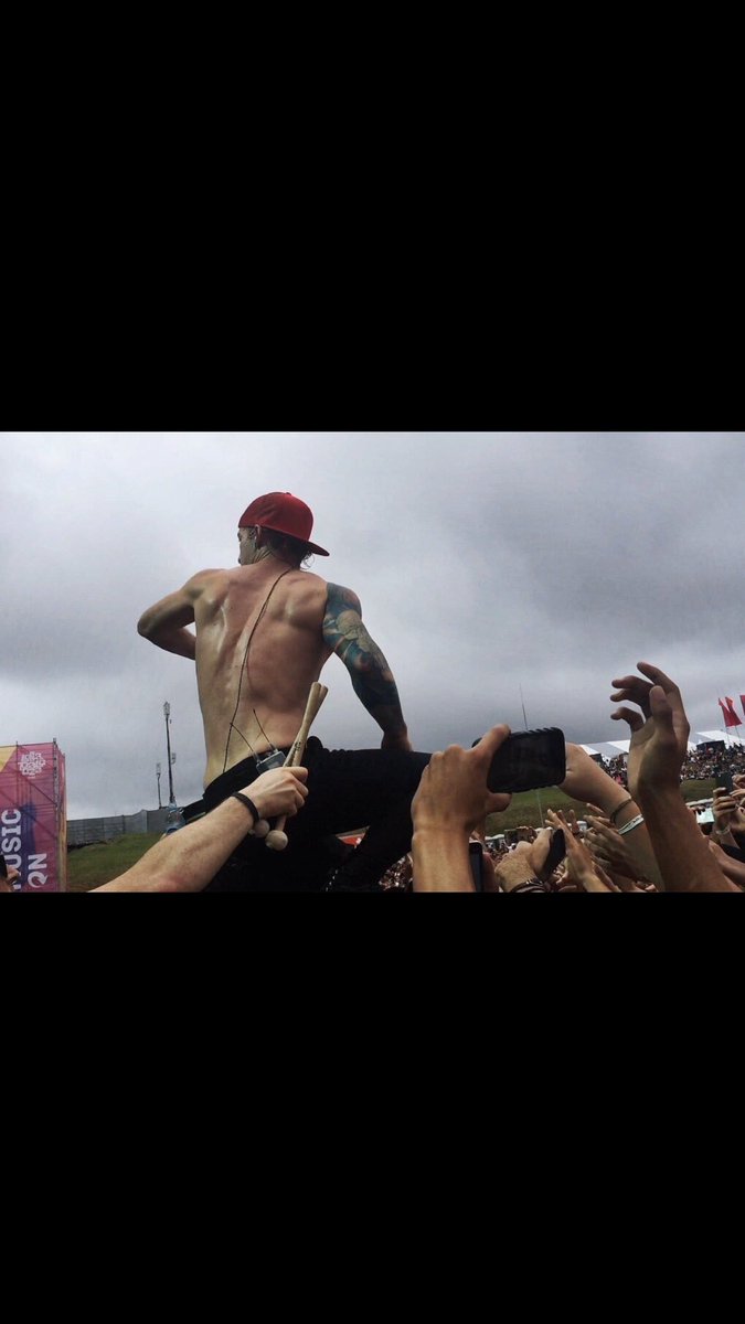 choisanluv's tweet photo. Why is no one tweeting about this!?!?! #JoshDunBack https://t.co/tBdVFZneY2