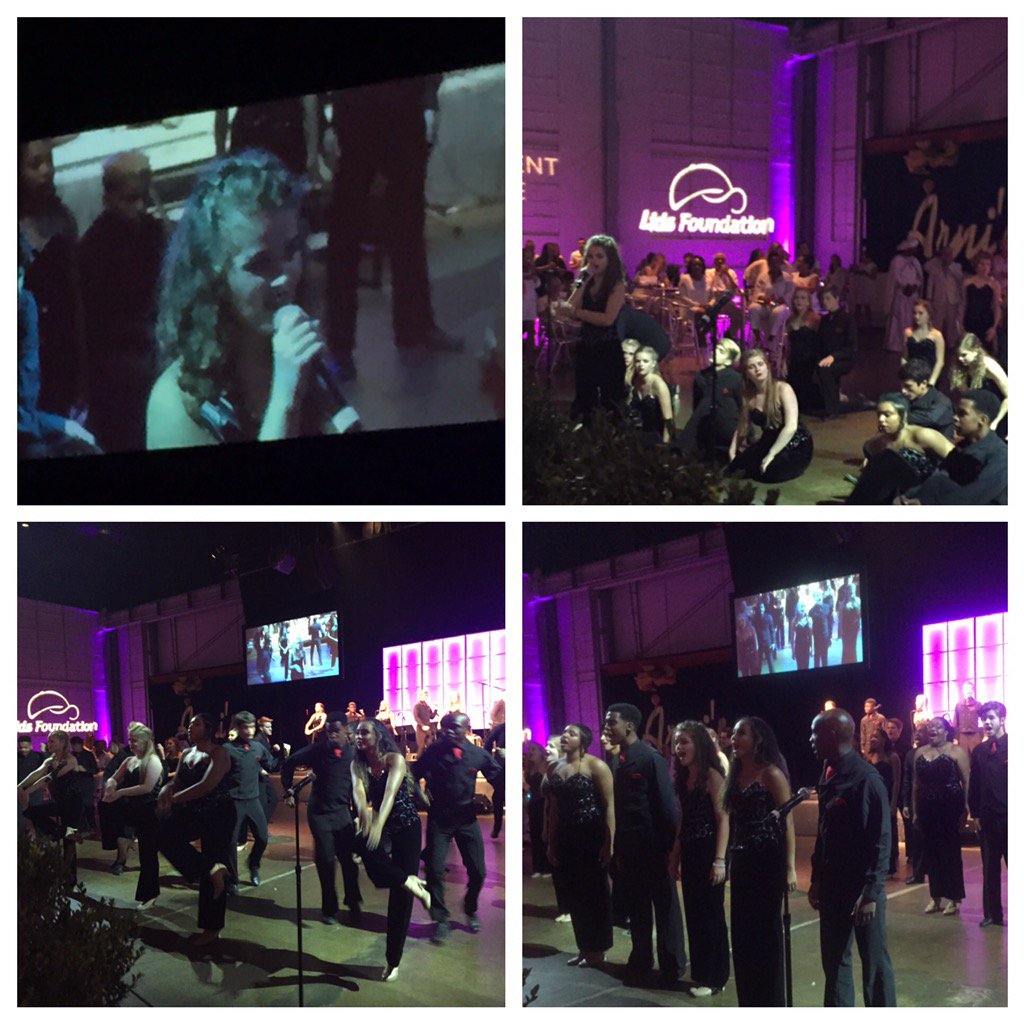 msdwt's tweet image. #Counterpoints performing @Tatumsbagsoffun #WhiteParty16 @NCPerformingArt @NCHSChoir #AmazingPerformance