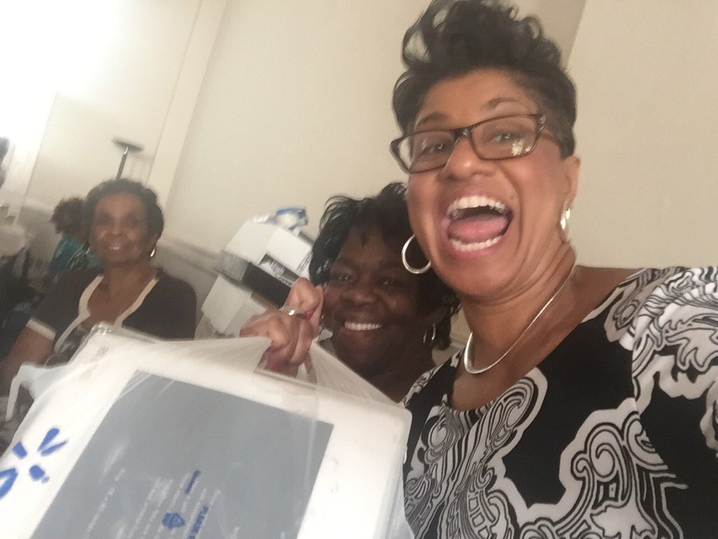 HeartlandBCC's tweet photo. I bought me some king size sheets for $25.  Super great deal!  Jaw dropping prices. https://t.co/QI5iPzojxD