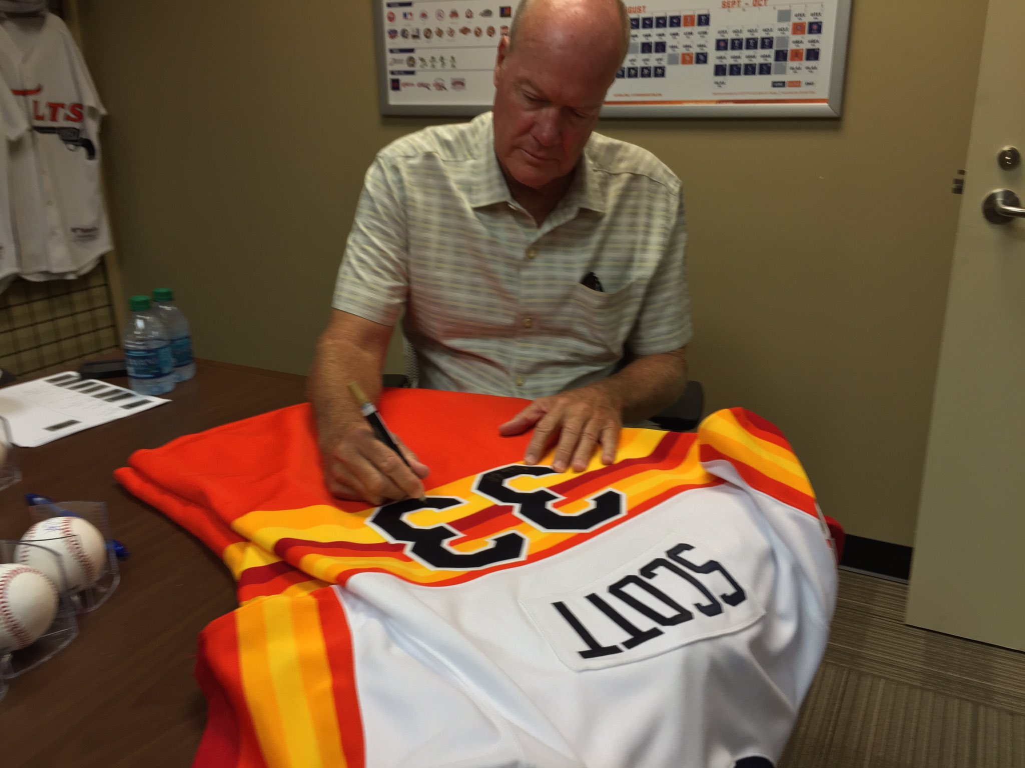 Houston Astros on X: Mike Scott is in the house! He just signed