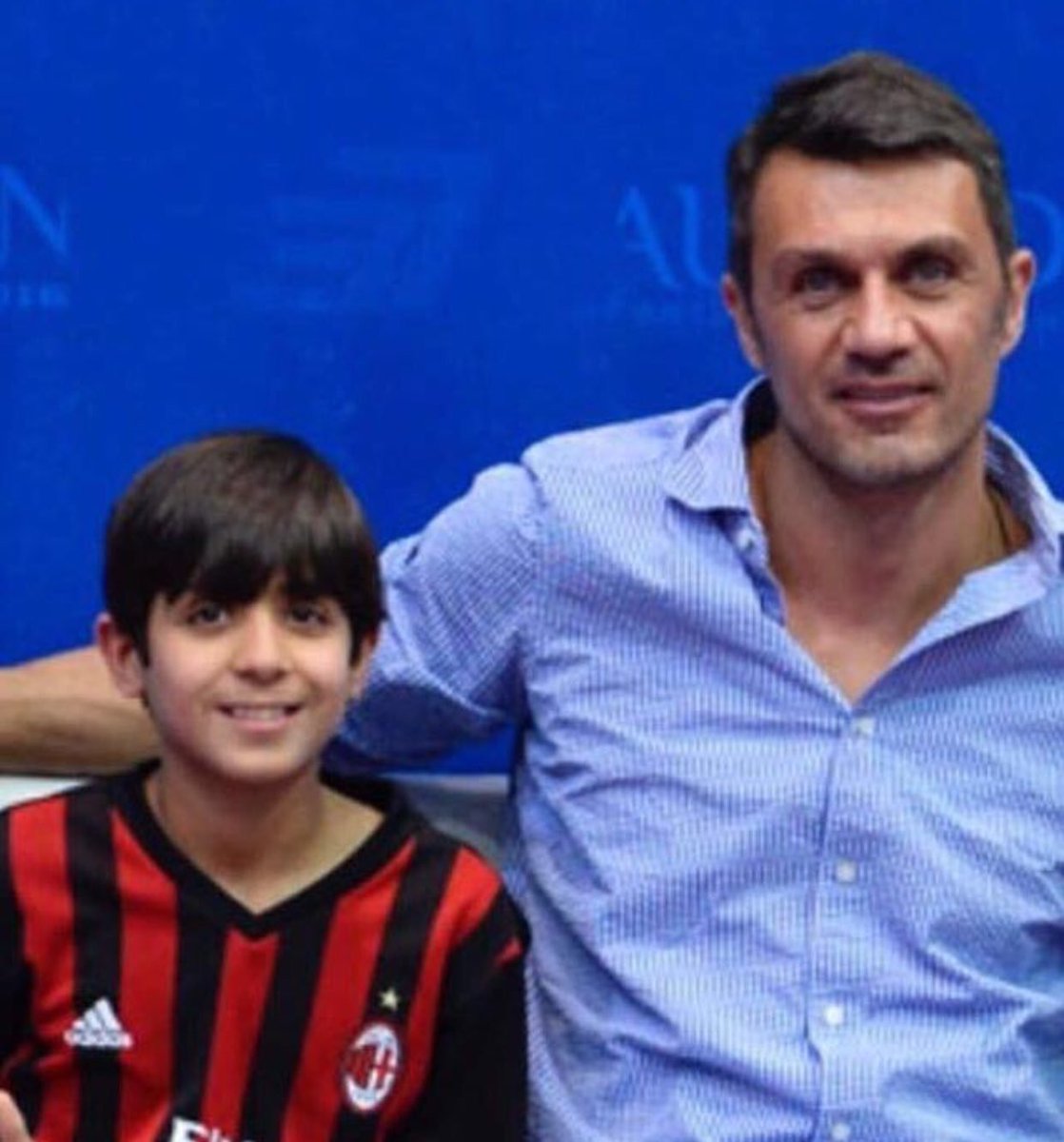wq_oud's tweet photo. عبدالله الكندري :نجم البراعم وبطل الكويت سعد الكندري الى نادي مانشستر سيتي الانجليزي غداً الأحد 
كل التوفيق يا بطل🇰🇼 https://t.co/fSIbuMefu7