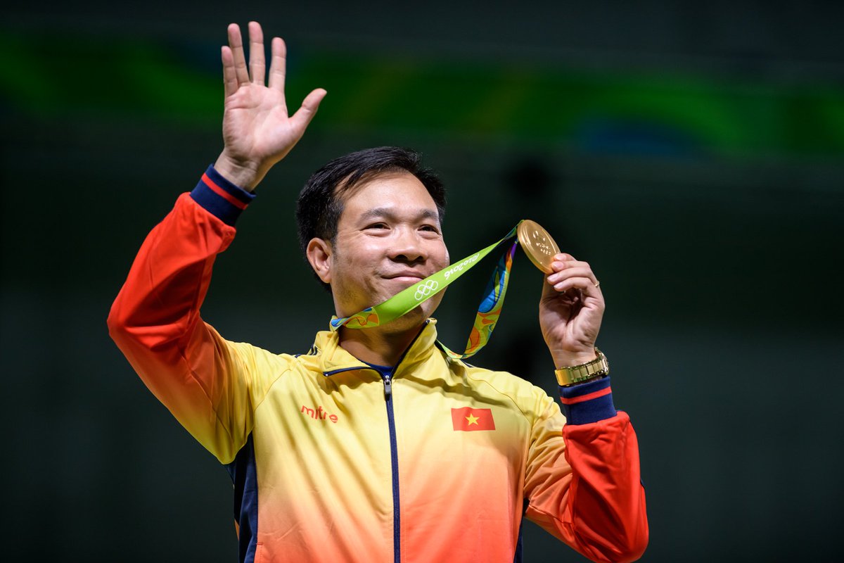 Hoang won Vietnam's 1st Olympic Gold ever, during day-1 of #Rio2016 issf-sports.org/news.ashx?news… #shootingsport #Olympics