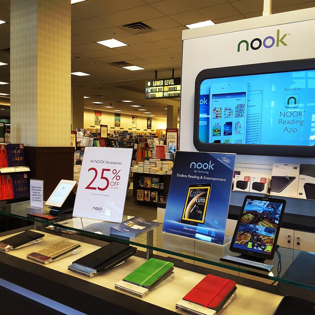 BNMaplewoodMN's tweet image. Today's the last day for 25% off all #NOOK accessories+ BN #members can get a #GlowLightPlus for $99.99! #bnmidwest