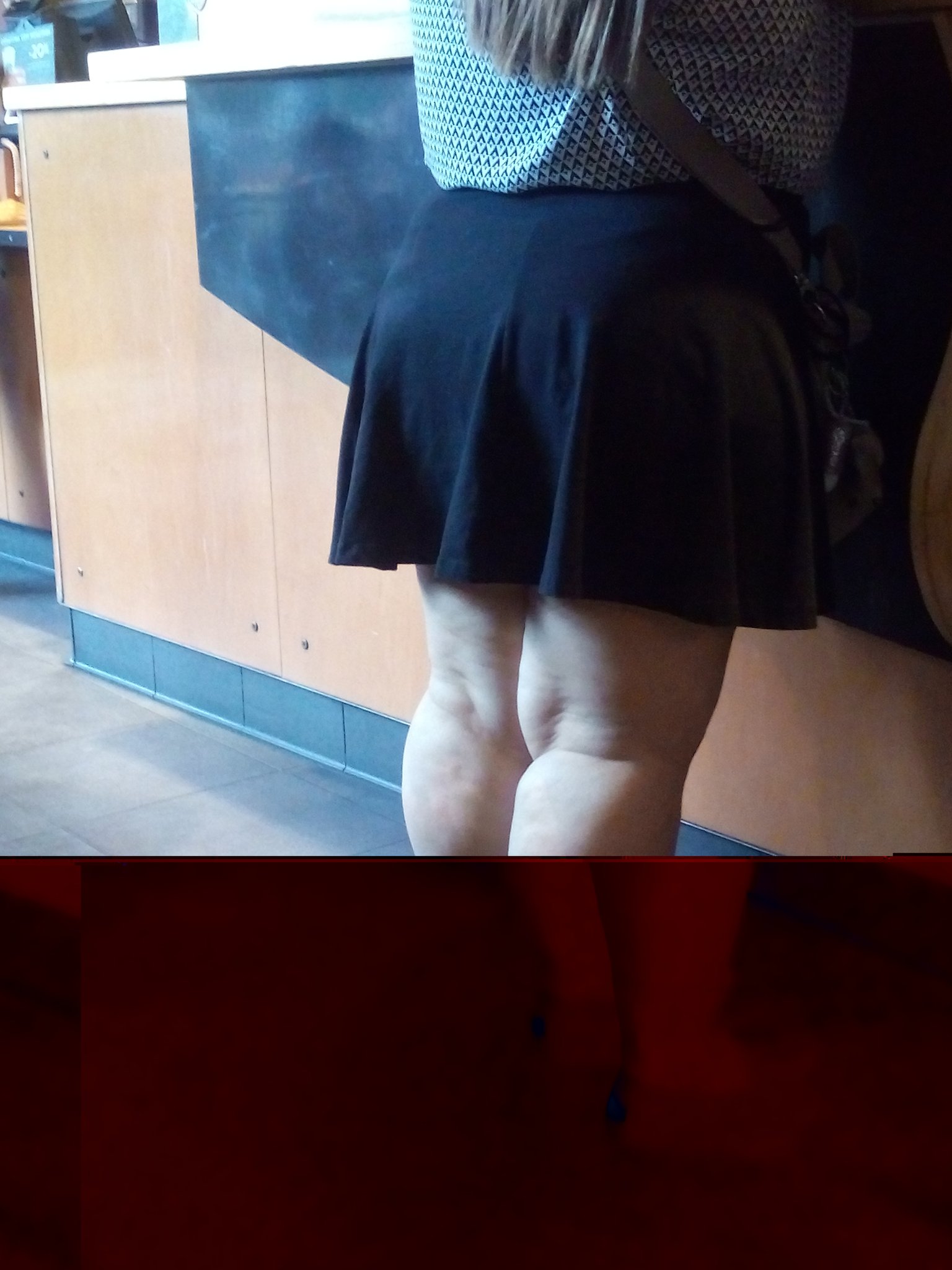 C O V A ゴッツい足とゴッツいケツ 勿論 顔もゴッツい 工業哀歌バレーボーイズの 虎子を思い出させる出立ちに 圧倒された 工業哀歌バレーボーイズ 猪熊虎子 ヤングマガジン 村田ひろゆき