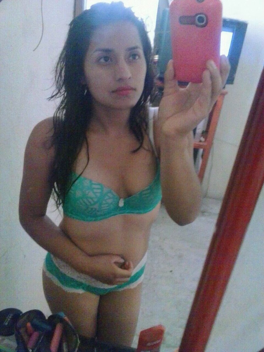 AlexitoWeed's tweet photo. Esta Putita Quiere Gang Bang! 
Quien Se Apunta?👉👌💦🔥 https://t.co/9rja7BewY7