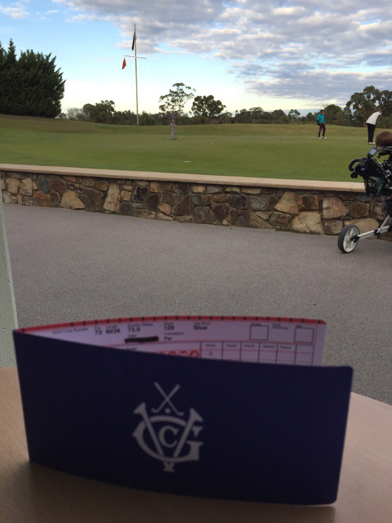 Little bit of last minute putting practice before the start of our Pennant final <a href="/VicGolfClub/">Victoria Golf Club</a> today. #sandbelt #golf