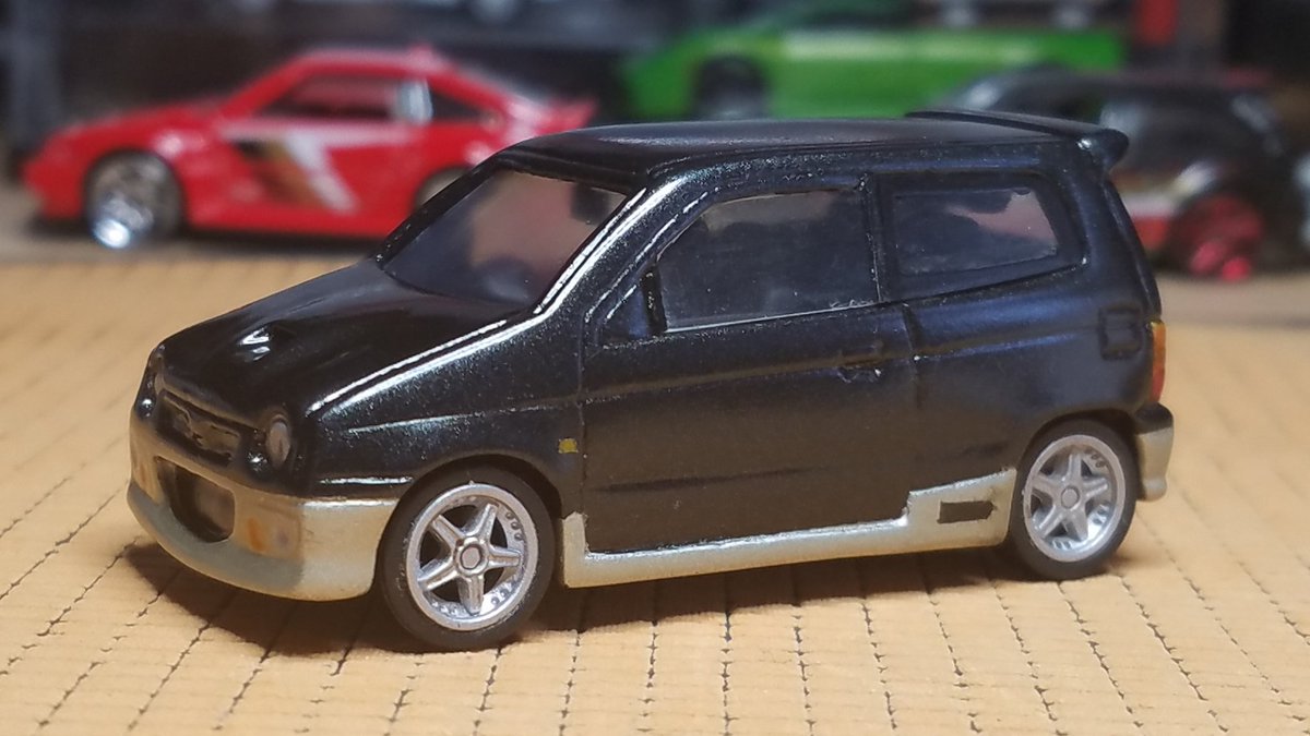 改造トミカ】アルトワークス 某氏元愛車仕様 友人が去年まで乗っていた3代目ワークスを再現！ 2代目ワゴンRをベースにボディ下部切り上げ・フロント&リアまわり自作・窓ガラス全面自作  などなど