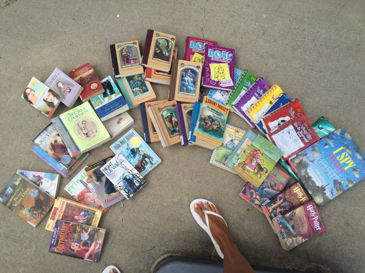 MrsMack4TCE's tweet photo. My library grew again today! Received all of these books today for my class to enjoy! #tcecardinals #growinglibrary https://t.co/uNpPrF0xPn