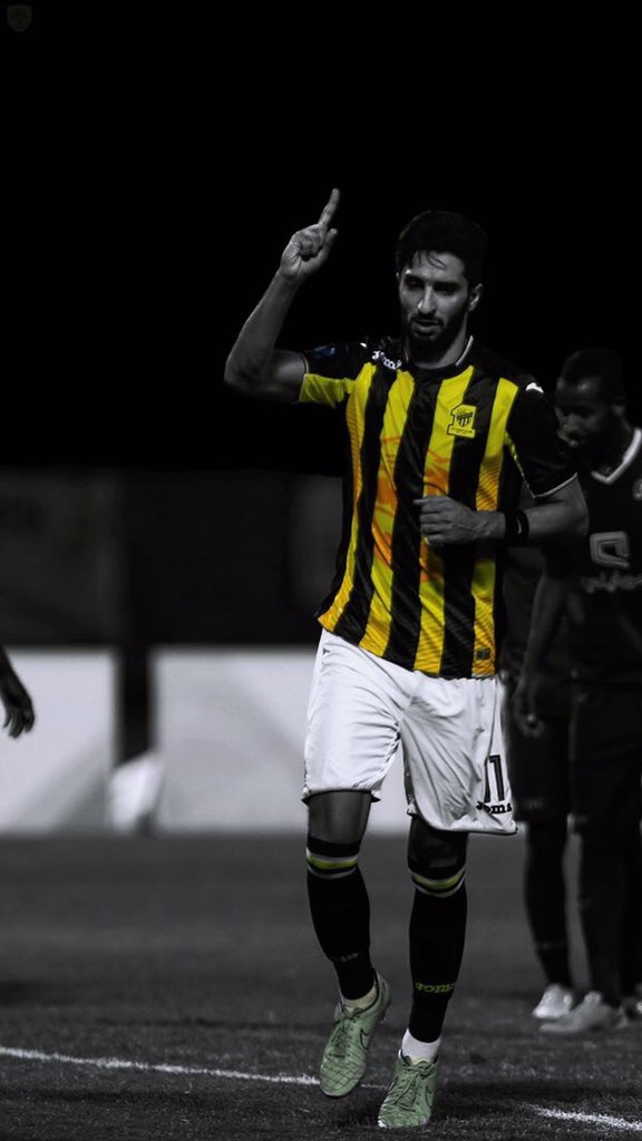 NEWS_ITTIHAD_FC's tweet image. كم اتحادي و اتحادية يتواجد معنا الآن ؟ يعمل ريتويت ويتابع كل من عمل ريتويت ويتابع اللي يتابعه
#الاتحاد #خلفيات_جوال