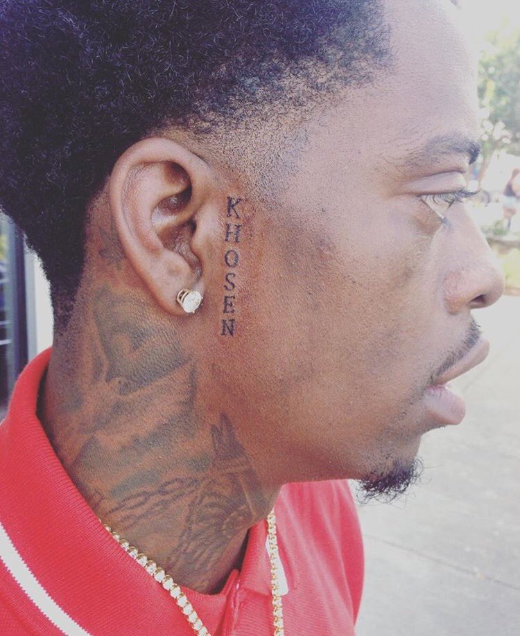 TopRamenPapi's tweet photo. rich homie named his son “chosen” but he a blood so he spelled it like https://t.co/9ttnWKaVuU