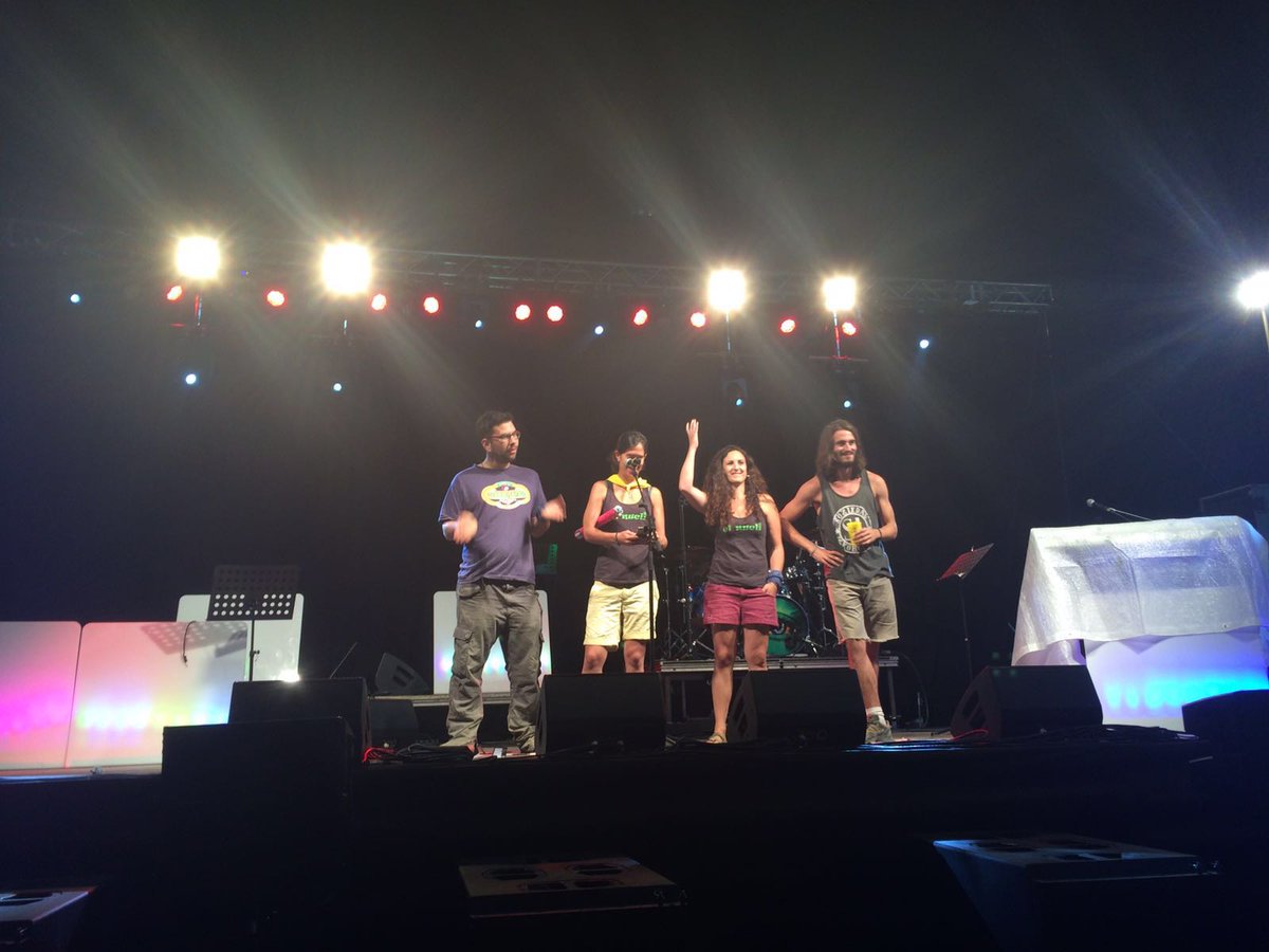 Acaba la #fmsantjust amb empat entre <a href="/somgrocs/">Som grocs</a> i <a href="/justblaus/">JustBlaus</a>, cloenda ds foc i música amb Parfills i Alberkocs