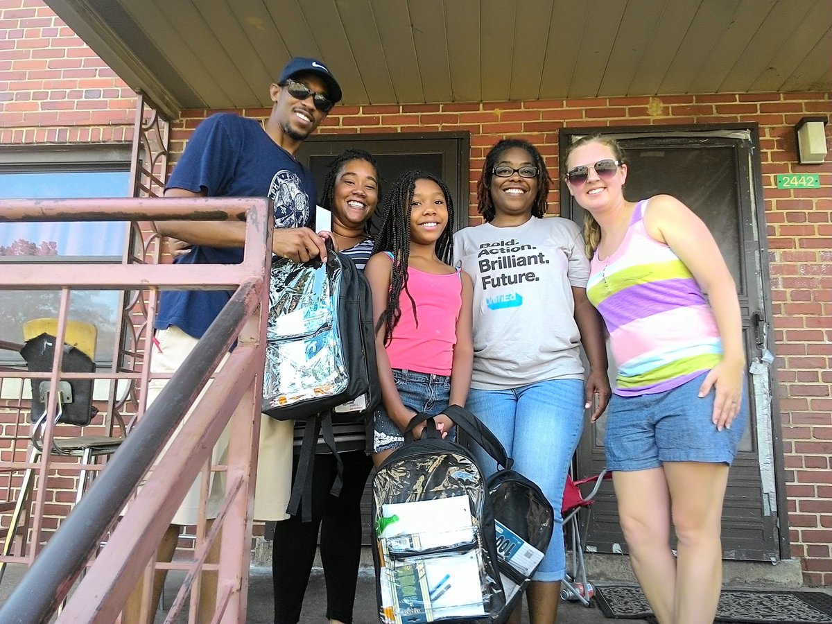 trobinsond4's tweet photo. It takes a village! #BeTheChange #UnityIsPower #D4Rocks https://t.co/MxIc6zNldv