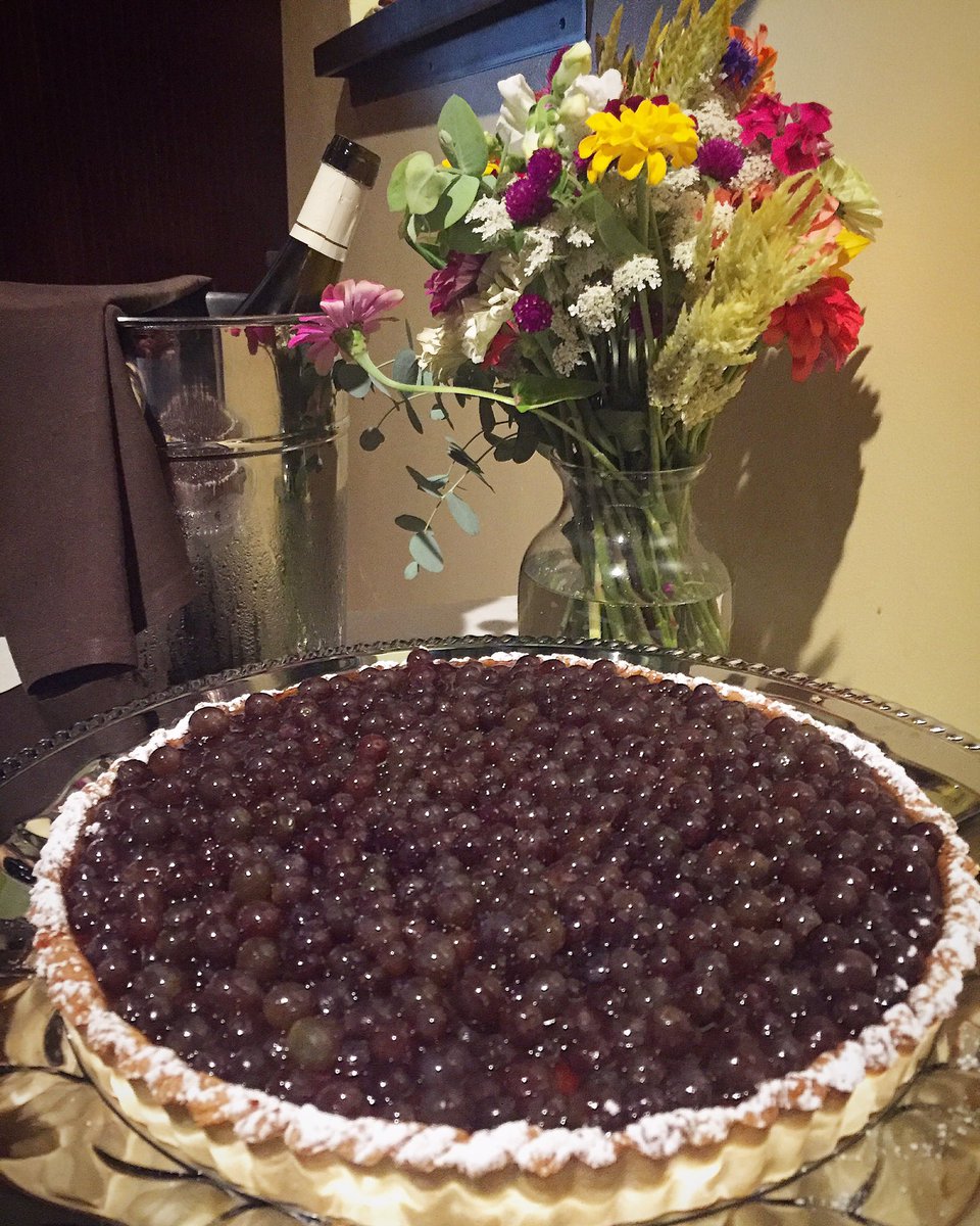 SlateBleu's tweet photo. Tonight's Pie Special #pieandcoffee #whatcanigetyahun #imgoingonmybreak #alamode #dinercounter #blueplatespecial https://t.co/WV6wbmHZJB