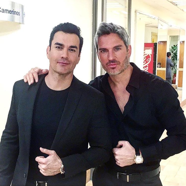 Los galanes <a href="/davidzepeda1/">David Zepeda</a> y <a href="/ramirofumazoni/">Rama</a>. #TresVecesAna