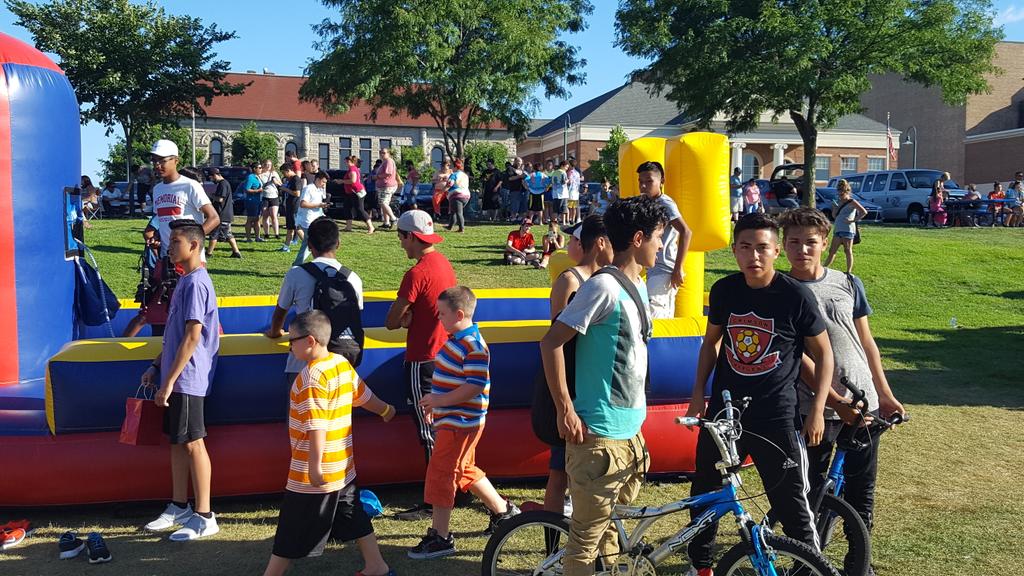 EMHS Boys Soccer (@emhsboyssoc) on Twitter photo <a href="/EMHSBoysSoc/">EMHS Boys Soccer</a> Second Round of Helpers. Great job by all boys who gave up their time to help others tonight. <a href="/EMHSBoysSoc/">EMHS Boys Soccer</a> Second Round of Helpers. Great job by all boys who gave up their time to help others tonight.