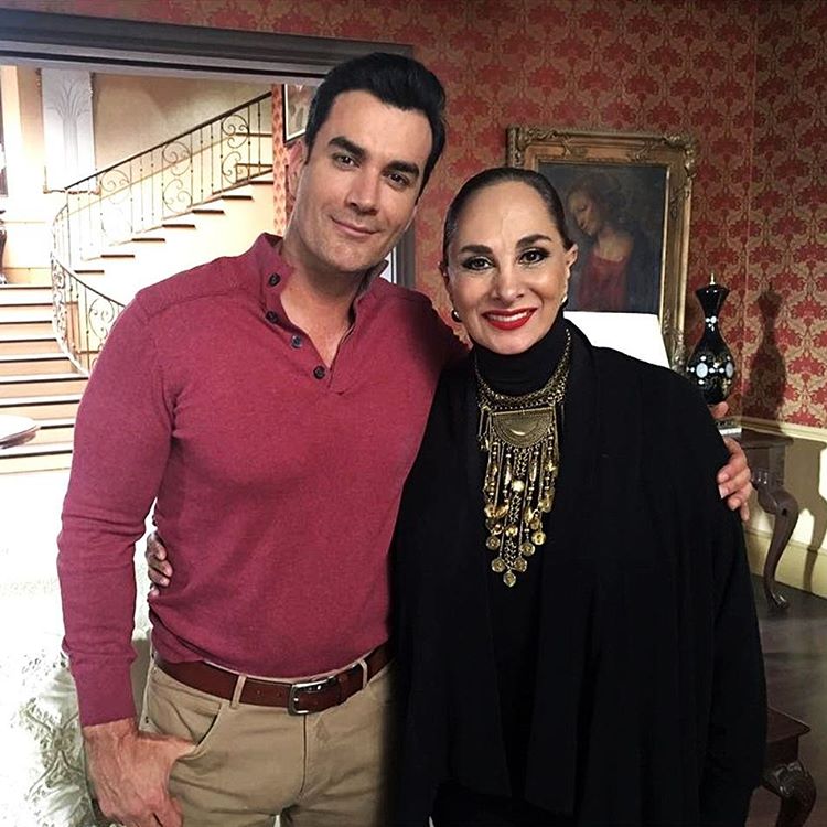Así luce <a href="/davidzepeda1/">David Zepeda</a> y <a href="/SDosamantesOF/">Susana Dosamantes</a> para #TresVecesAna.