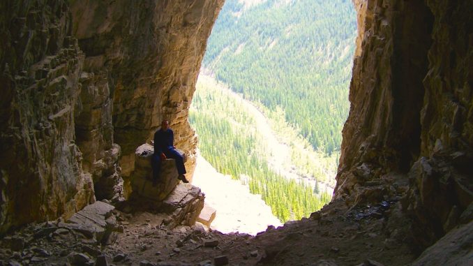 tcdixon3's tweet photo. Discover the Ice Cave near #BraggCreek! https://t.co/PAKqjqz9vK #ABparks #ABparksAmbassador #cave #Kananaskis https://t.co/DeEunzxNNh