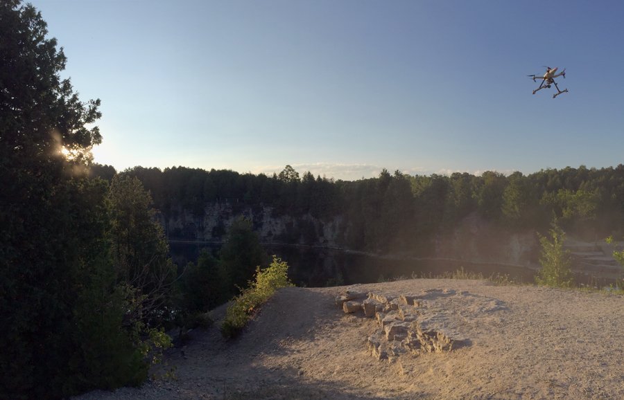 PlexiDrone's tweet photo. A removable battery means I don't tire out quickly. I'm still flying! https://t.co/lYREOPRDwM