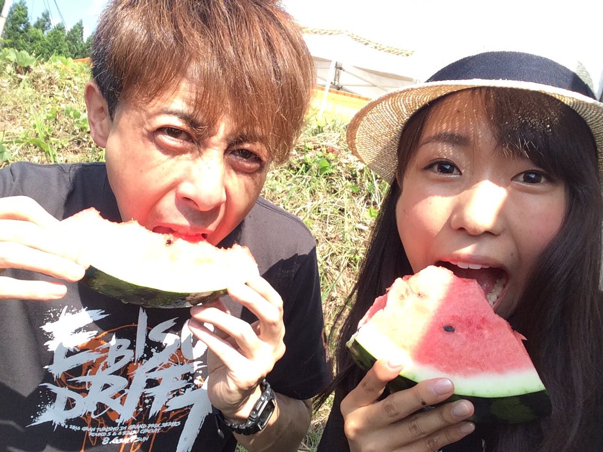大澤彩乃 Good Yearさんからスイカいただきました 食べ物の中で一番好きなの スイカ 朝から幸せ ありがとうございます Good Yearブースはd1ステージエリアです