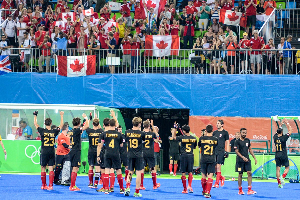 FieldHockeyCan's tweet photo. Nice to have our fans out in #Rio supporting @fhc_mnt! Photo by @yhucken #Rio2016 #Hockey https://t.co/4BtmFL93VH