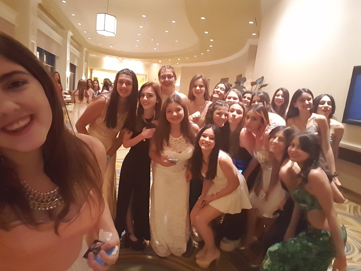 funqueens2016's tweet image. 10 fotos no alcanzan para mostrar los mejores momentos del viaje. Gracias ♥ ☺ #FuntimeJulio2016 #FuntimeMemories