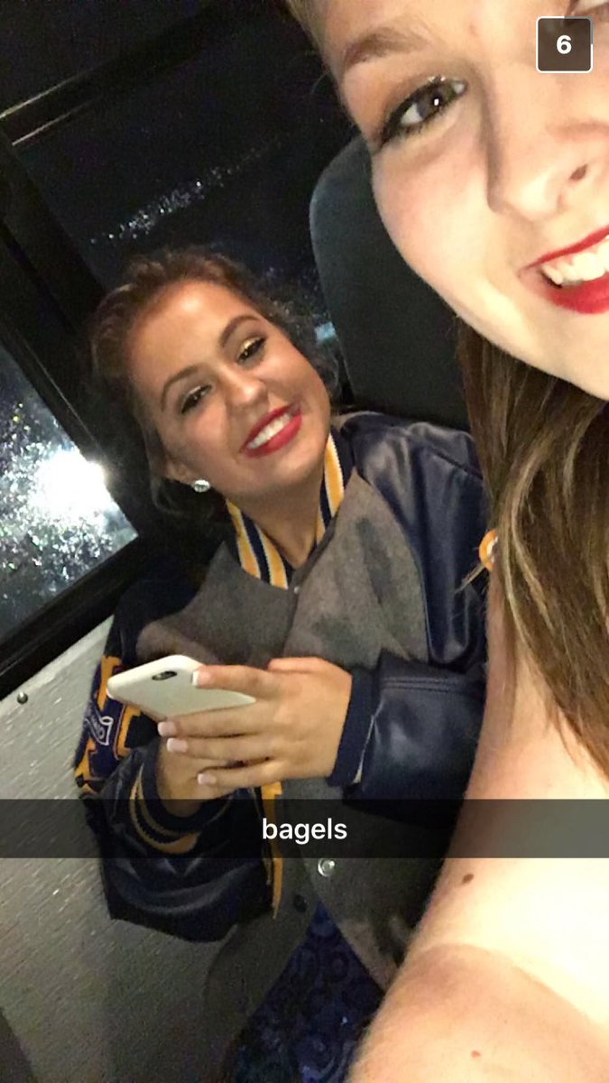 LiZZYSWiNDELL's tweet photo. HBD to this crazy teen! ur the shyest girl I evaa met and I hope u come out of ur shell soon love u #joals #G22 https://t.co/ncrjunJ1fZ