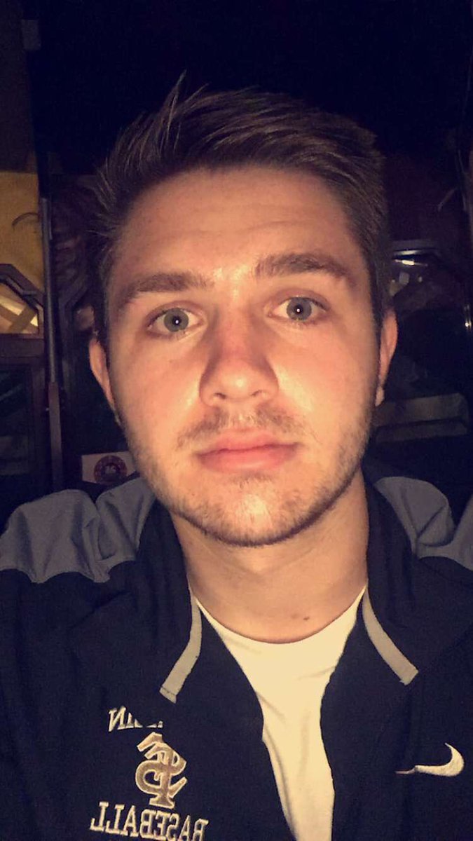 Charapata2408's tweet photo. big day @AustinMeyer20, happy birthday brother ☺️ #loggersrun #NCAAfootball #stepmom #pizza #pointafter #UB https://t.co/a5KiXgsmL1