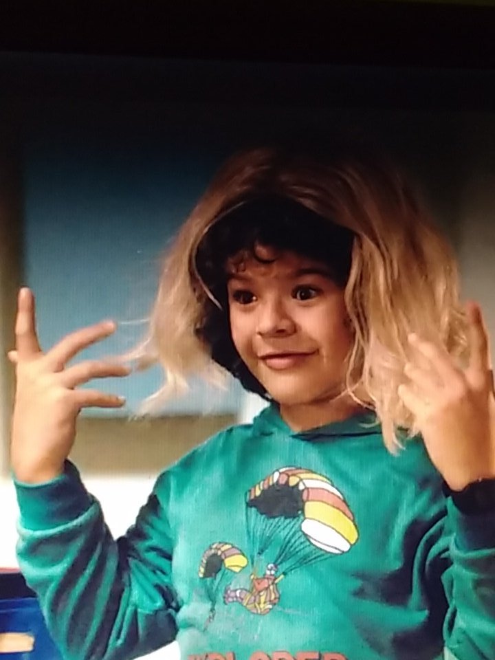 DuoLinpo's tweet photo. Lo amo 😂😂 #StrangerThings #Teethless https://t.co/7eMyKi428T
