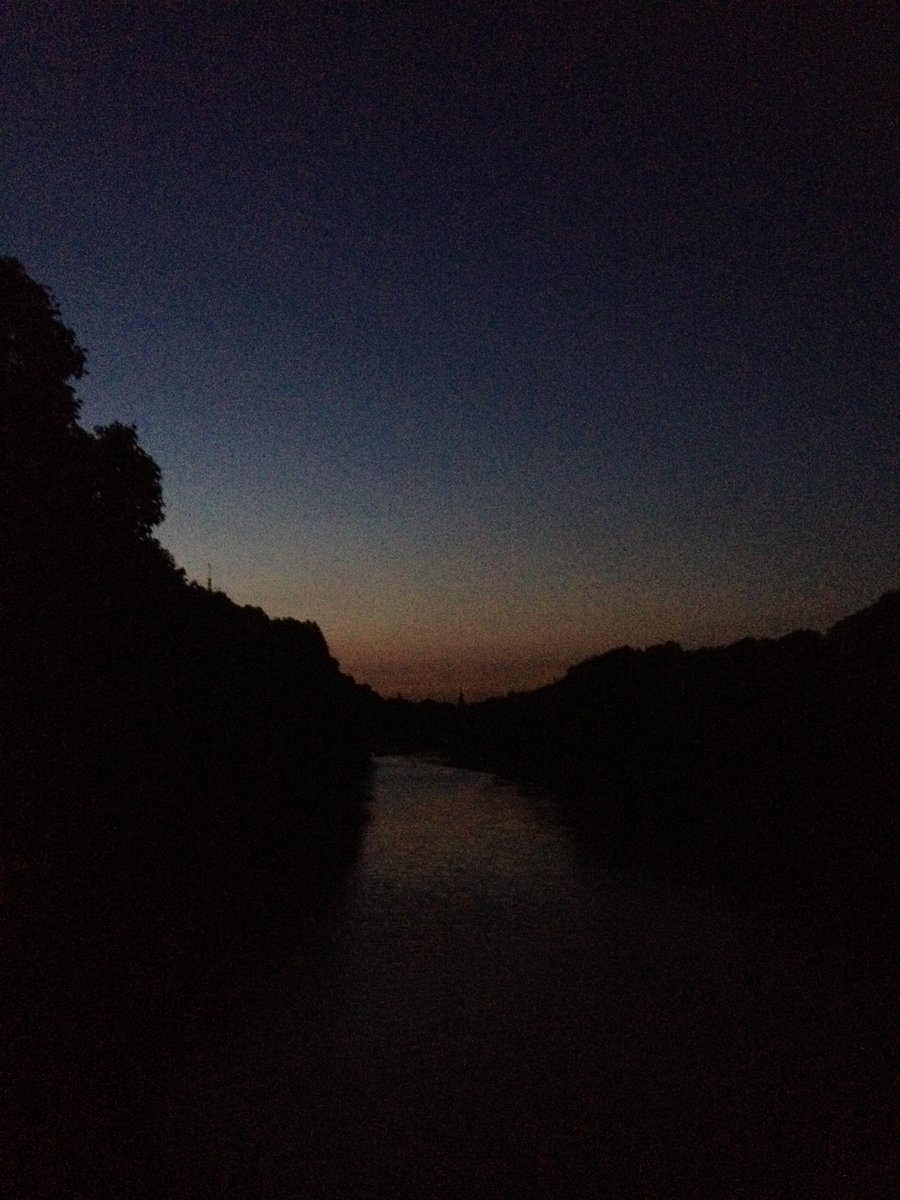 Christiemonaj's tweet photo. Tinted dawn first day at new job. https://t.co/VwTYREJ2qX