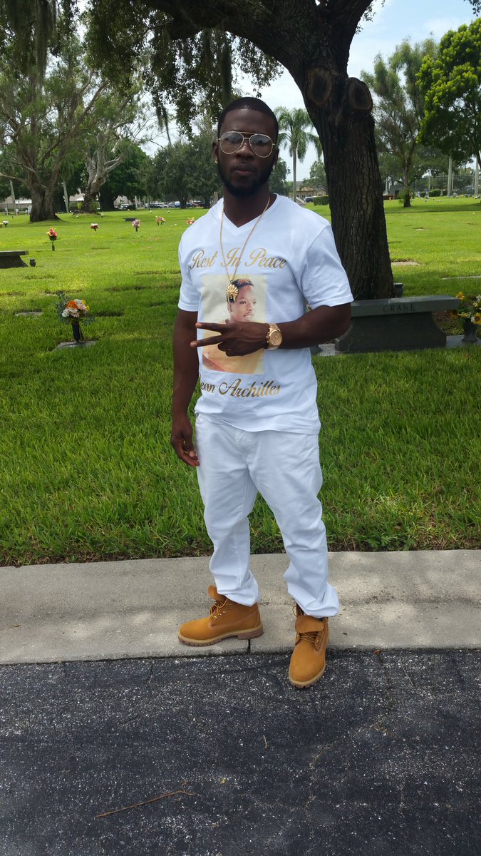 splitimage21's tweet image. R.I.P SEAN