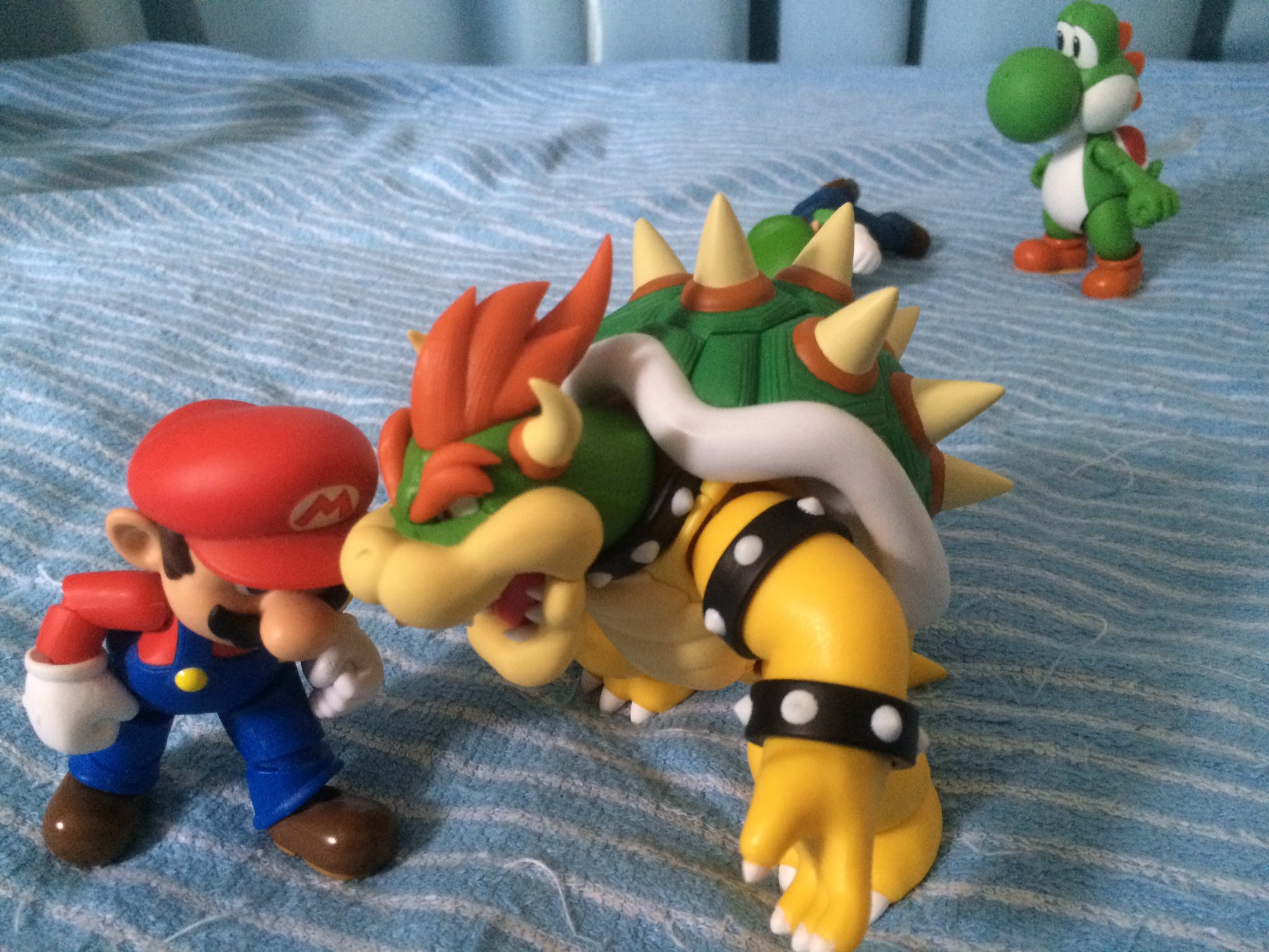 Uzivatel ロジー マリオファン Na Twitteru 今年買ったマリオグッズで一番はしゃいだのはクッパ様のフィギュアーツ お値段8000円近かったけど 最強のクッパ様フィギュア ここにアリ T Co 2apfwhbviq Twitter