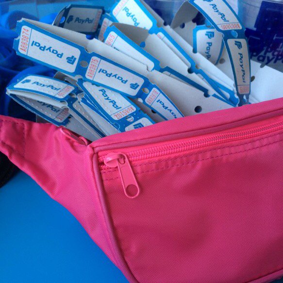 PayPal's tweet image. .@Murraynewlands won 150 tix and a sweet fanny pack in the PayPal Arcade! What could you win? #paypalit