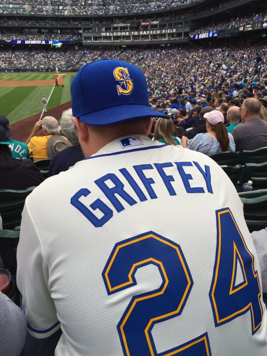 andyhand9's tweet image. #24EVER