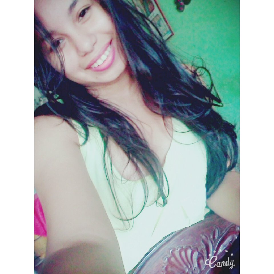 Vinuezale's tweet photo. Quiero besarte y susurrar sobre tus labios que me encantas..☺ https://t.co/5bS0r9guga