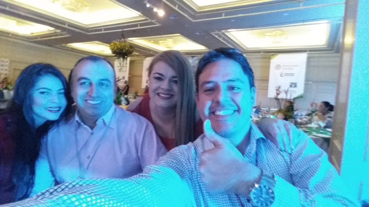frankito771's tweet photo. Aquí con mi amigo @Germanbarmo celebrando en el #HotelInter https://t.co/2mBVo6oiYg