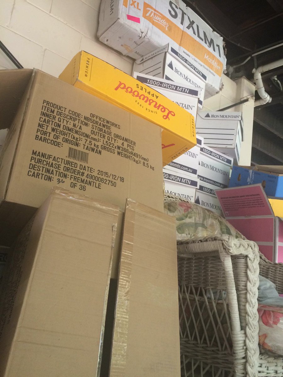 canyacoin's tweet photo. Boxes everywhere! Can anyone help me move? #CanYa #CanYaHelpMe #moving #help #move #removalists https://t.co/pXF4v7pZ5K